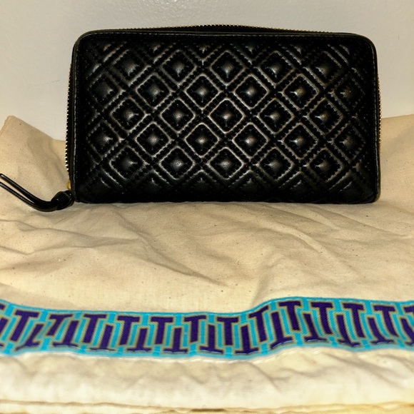 Tory Burch Fleming Continental Wallet - Picture 6 of 10